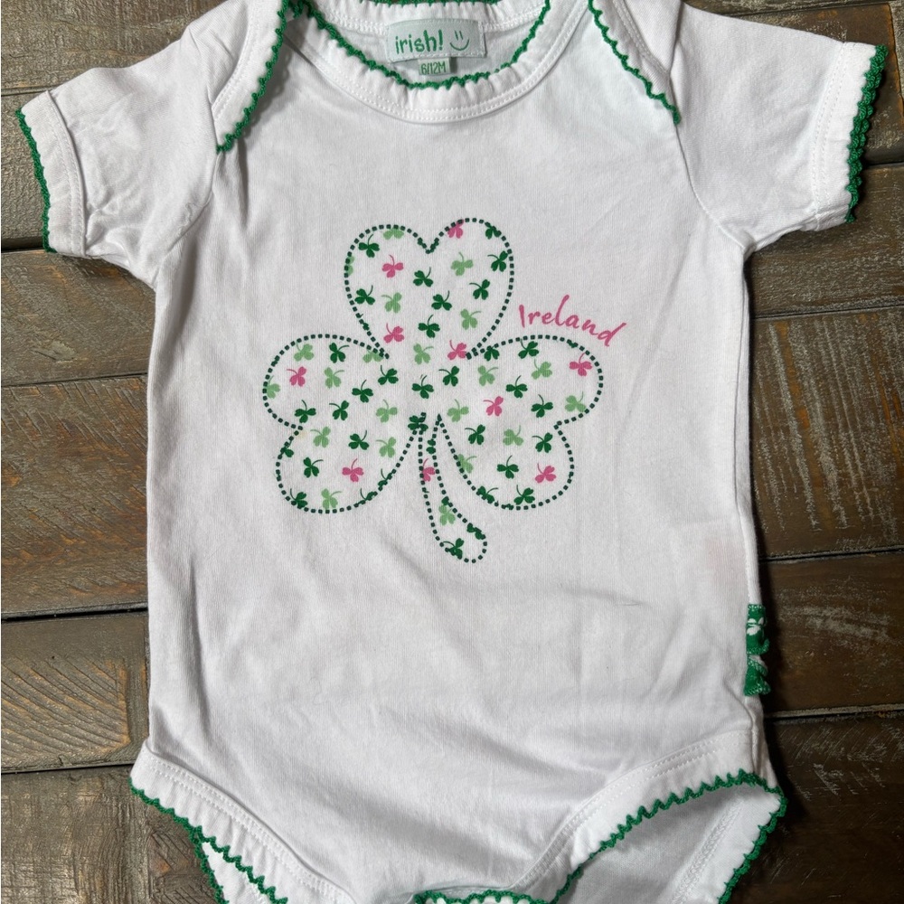 Source Unknown White and Green Shamrock Bodysuit